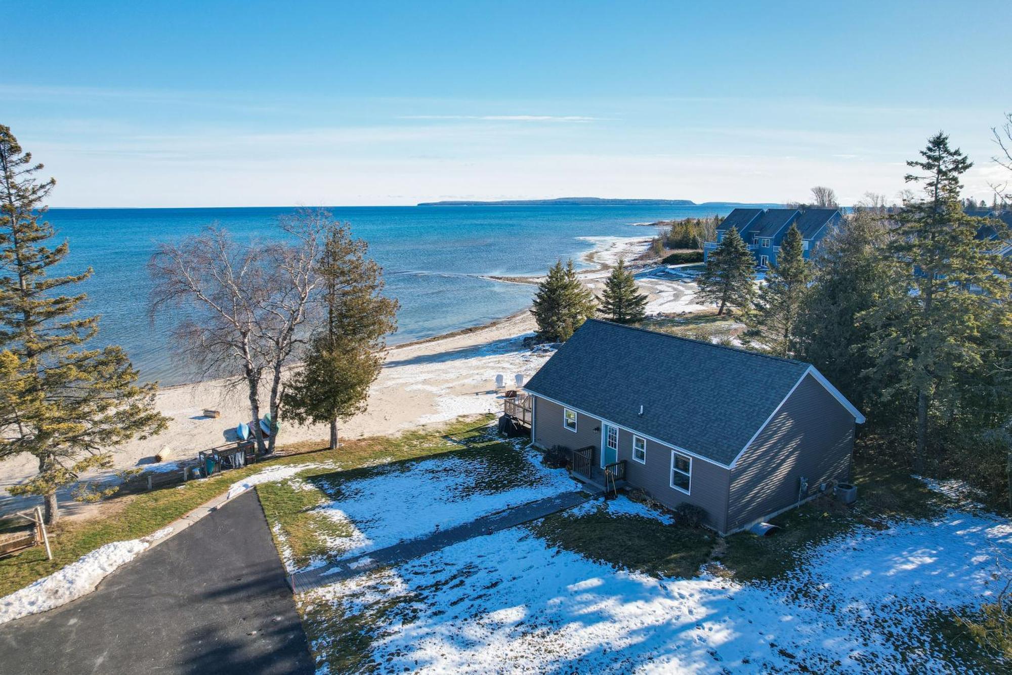 St Ignace Cottage With Deck And Beach On Lake Huron! Evergreen Shores Exterior photo