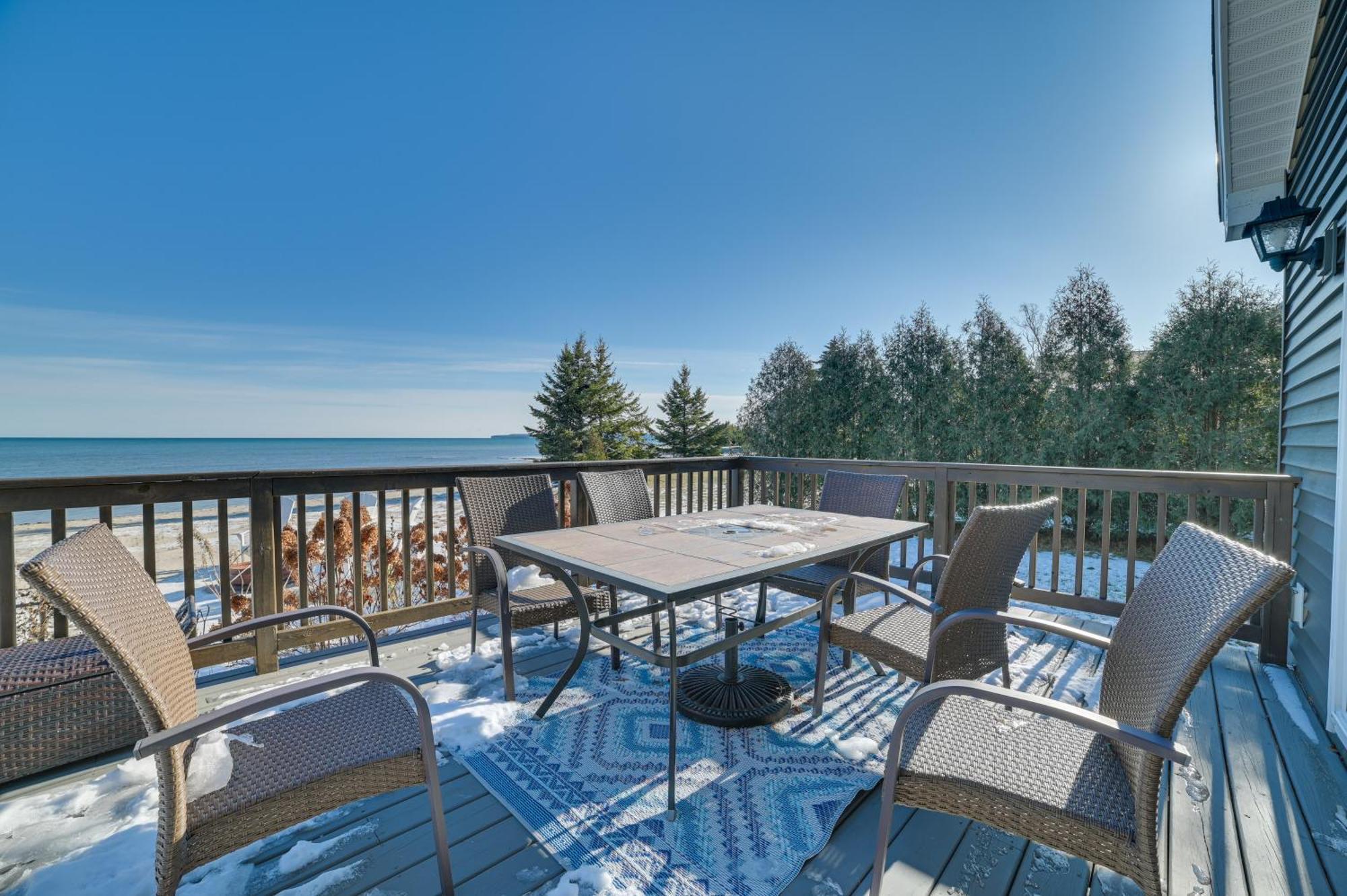St Ignace Cottage With Deck And Beach On Lake Huron! Evergreen Shores Exterior photo